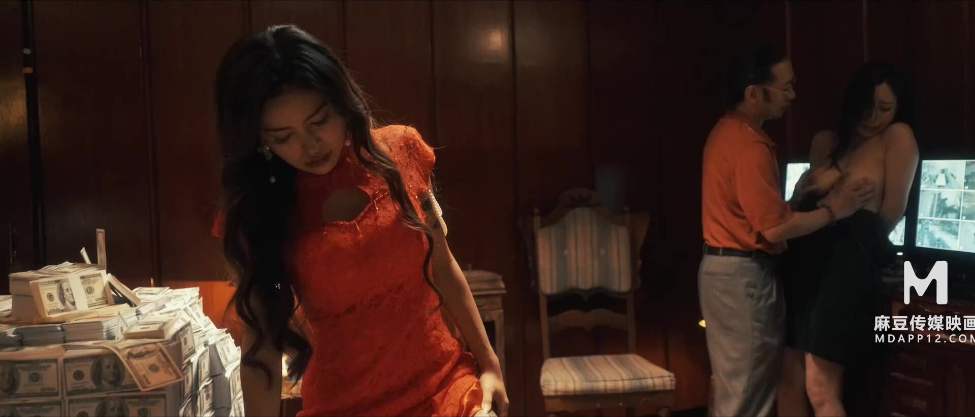 -麻豆传媒正统新作MD-303《孤注一掷》热门影视改编 纹身美乳女神的性爱沦陷