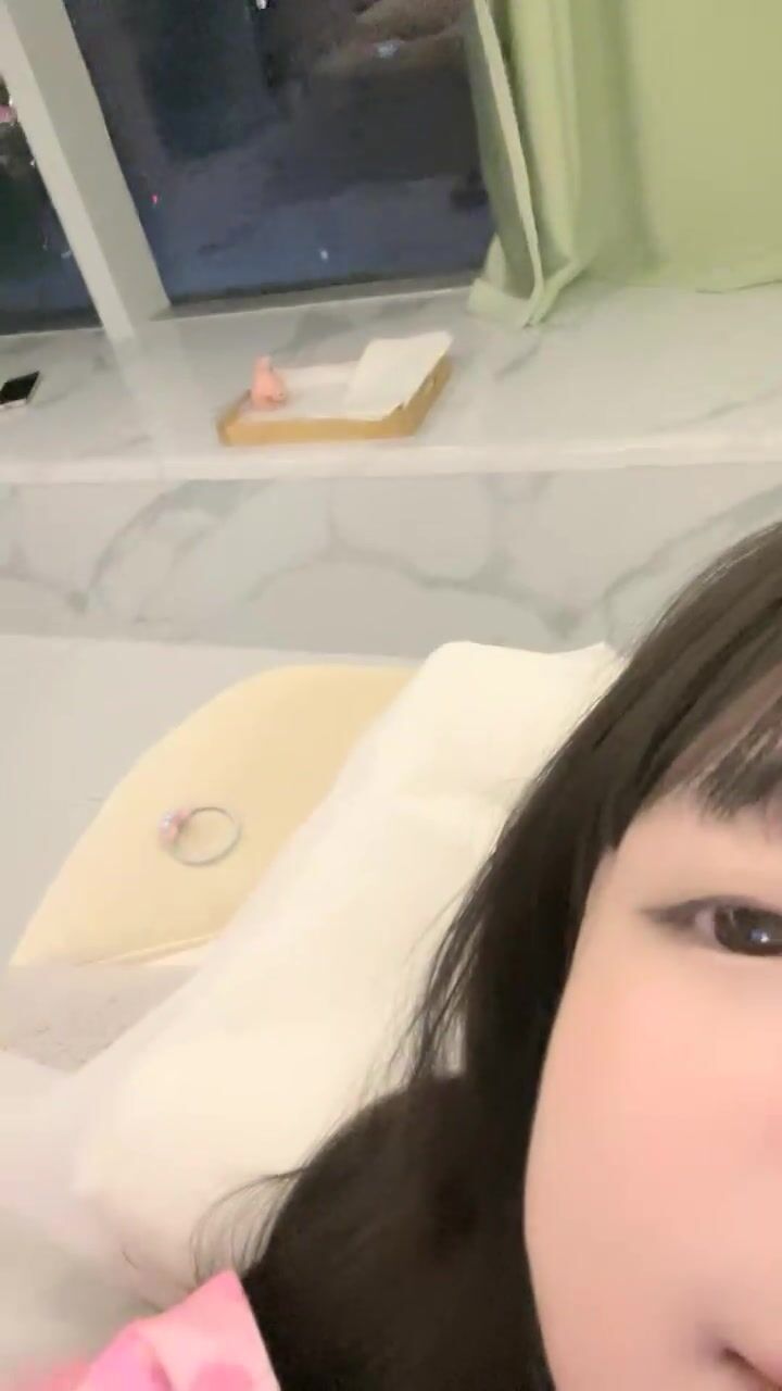 小萝莉厕所，到火锅店到处露出挑战