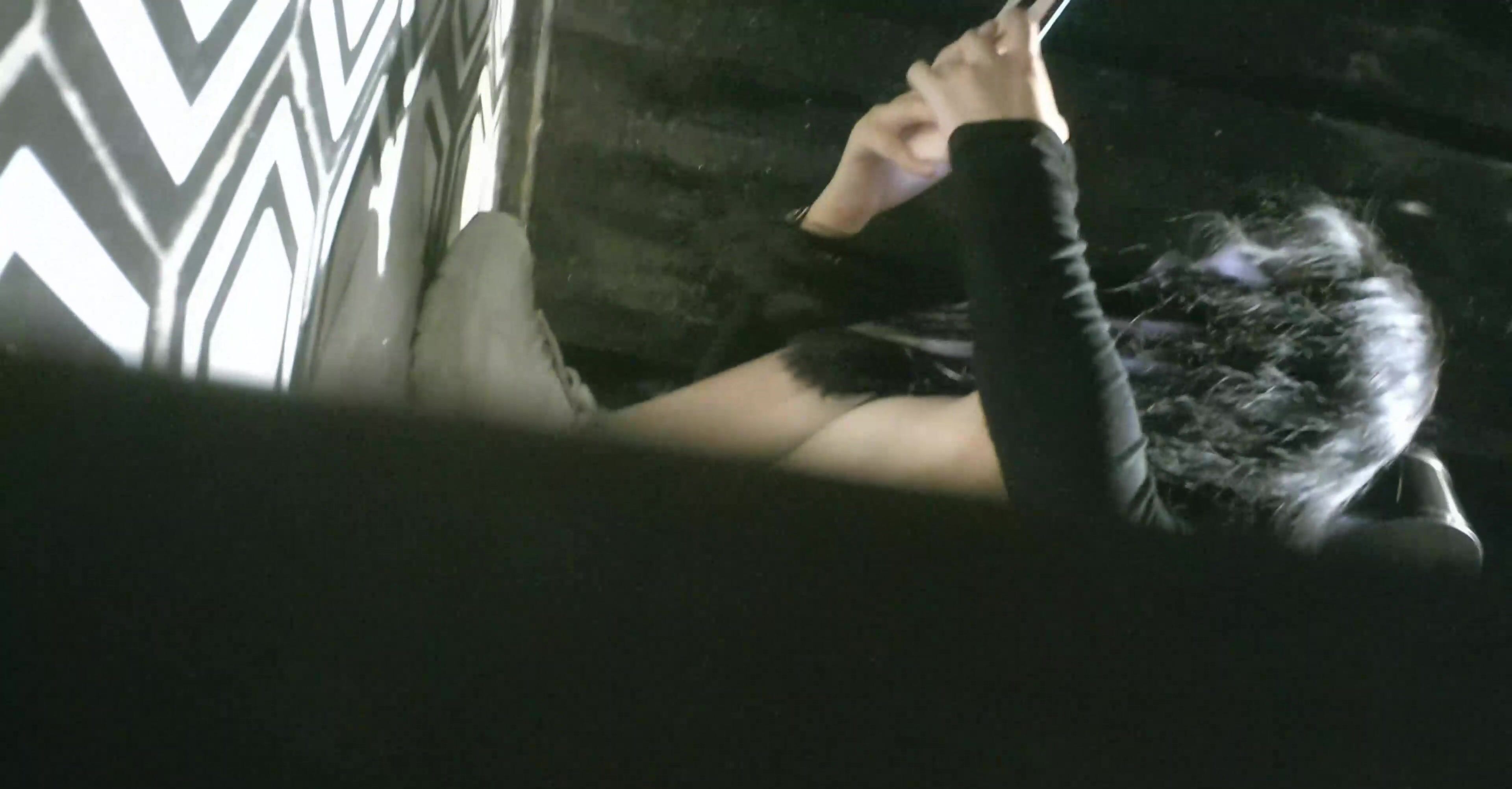 美女如云夜店女厕全方位多视角偸拍，各种都市气质美女进出，形态各异私处扫描个遍