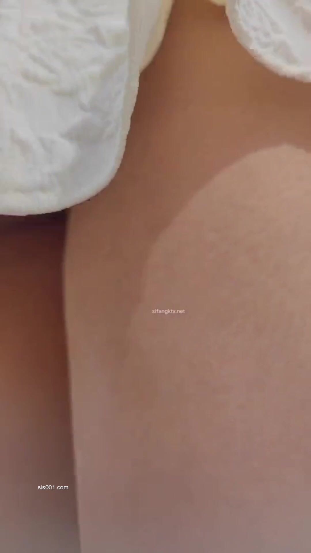 偷窥高颜值小姐姐小骚逼