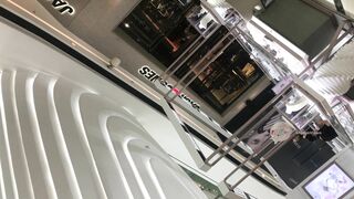 女厕全景偷拍美女的美鲍。