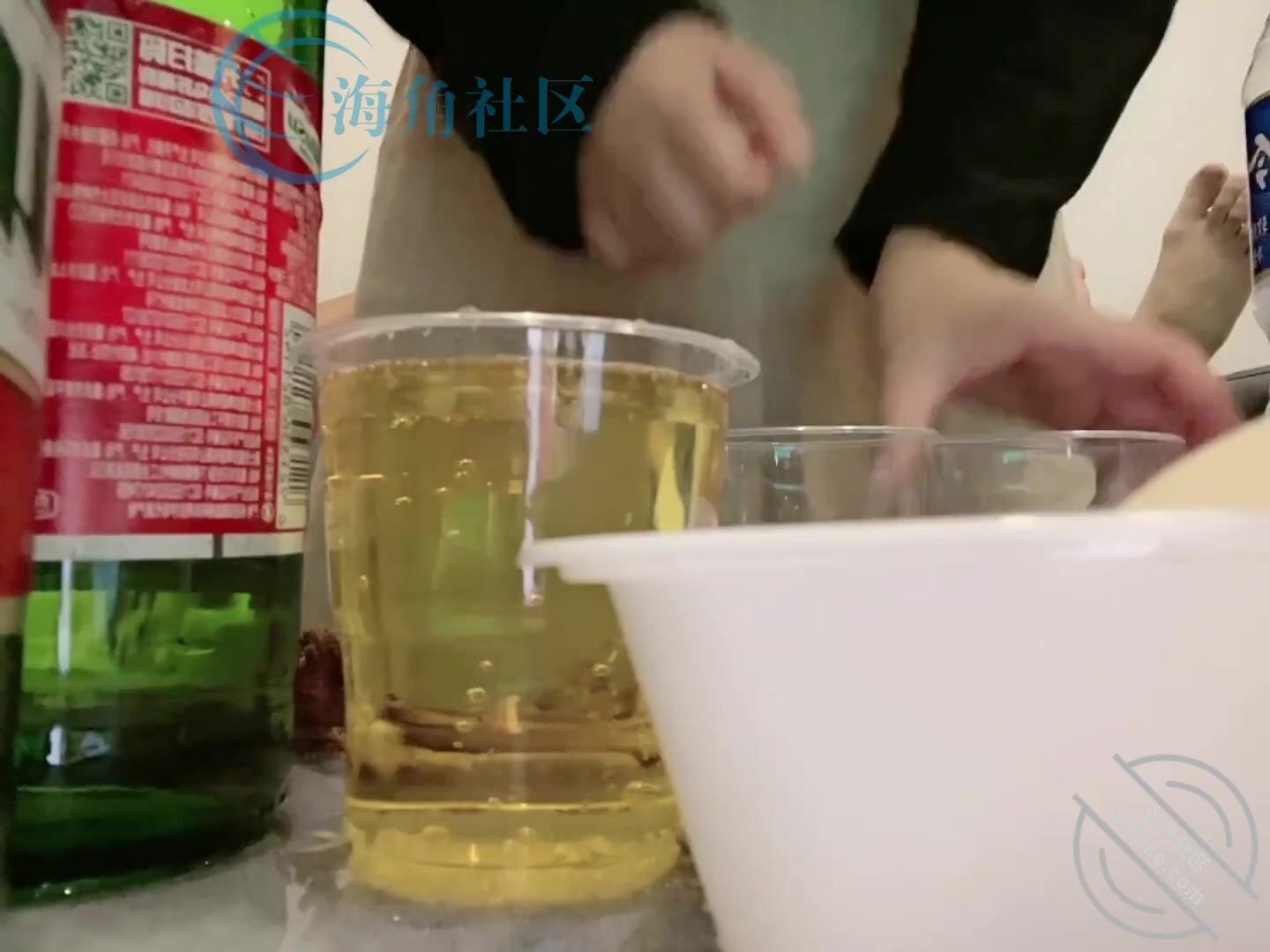 海角社區變态女教師萍姐與兒子亂倫✿ 教師母親饑渴難耐兒子不從，隻能酒後下藥強奸027