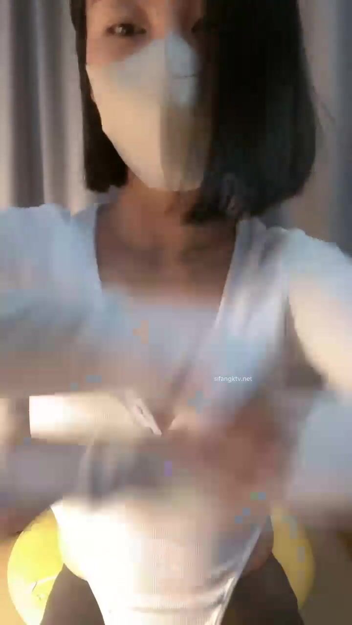 2024年新作，难得一见的大美女，新人，，平时只是偶尔看的奶子，不负有心人