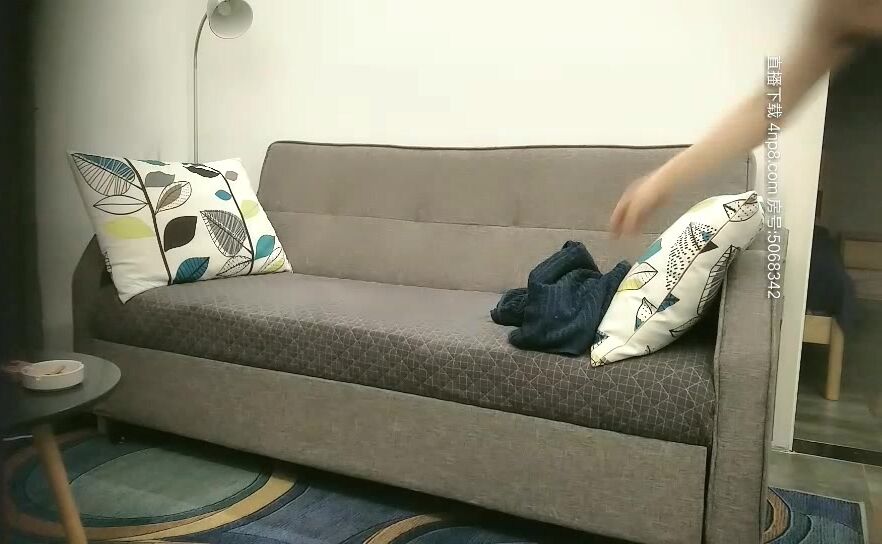 七天高端外围约了个长裙高颜值妹子啪啪，开档肉丝翘屁股扣逼近距离特写口交抽插猛操