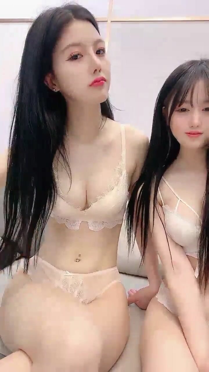 ✨✨✨重磅！顶级双女神！极品颜值！【正妹儿】超漂亮~狂撸~！~~✨✨✨双倍快乐！天价收费房录制，这个我要撸破皮！！！(2)