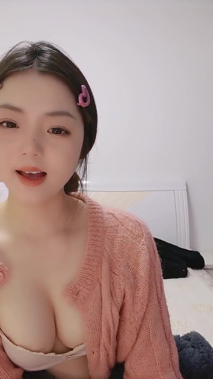 2024年1月新作，正宗校花学妹，【豆芽高手--原来是小嫩妹】，顶级身材，不脱看起来好清纯