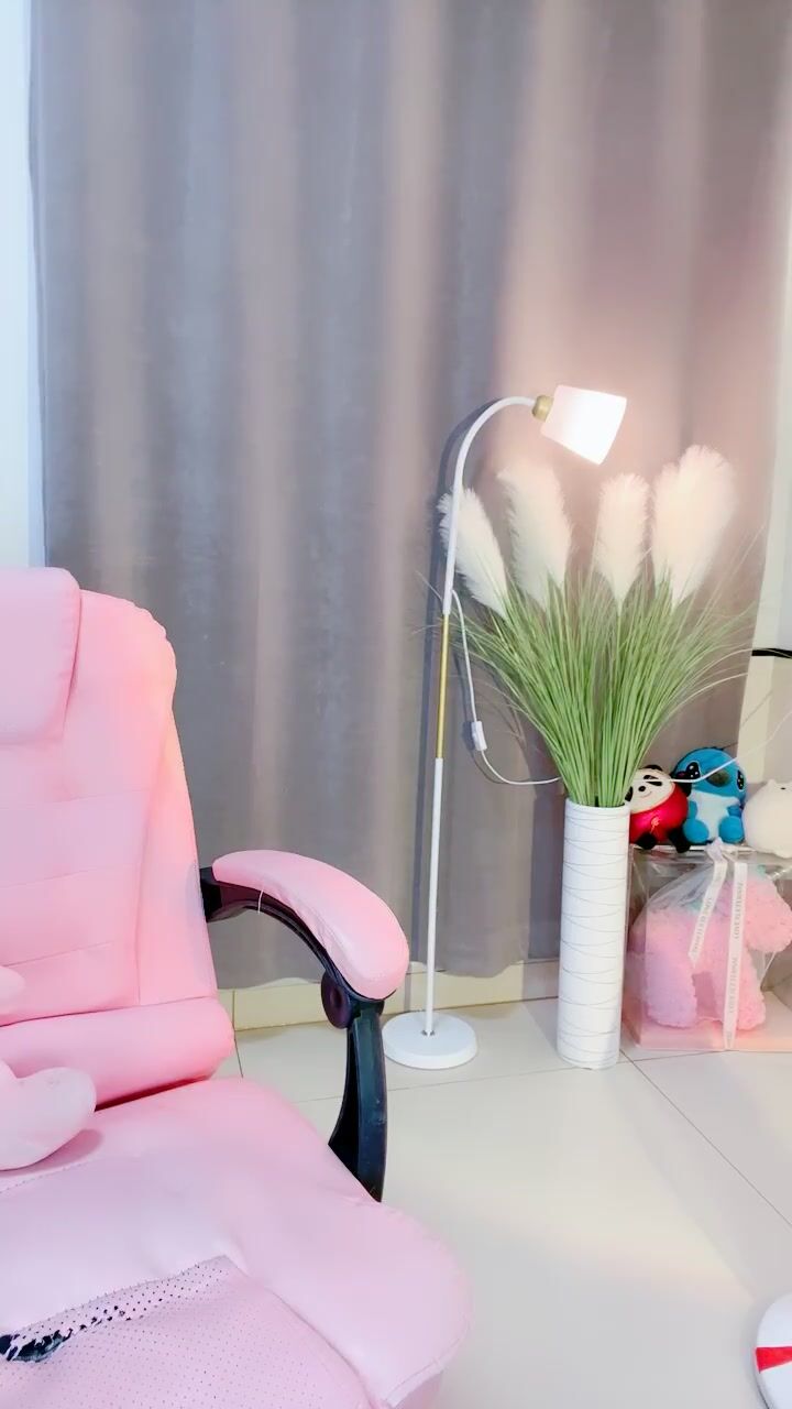 肤白貌美！长腿御姐！性感 美女秘书！撅起大屁股~真想干死她