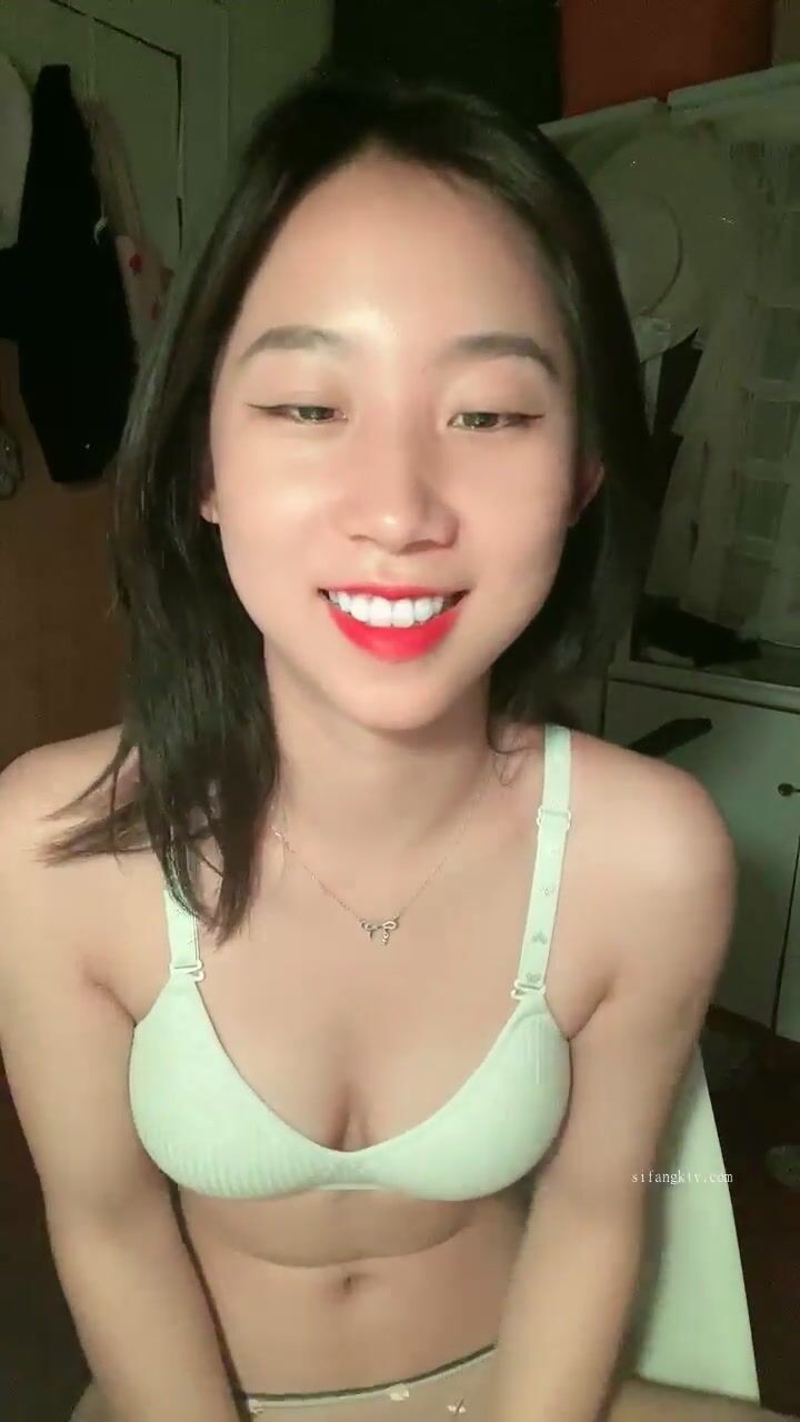 女神回归！极品校花~【可爱妹妹】自慰狂扣B！爽上天~狂撸（3）