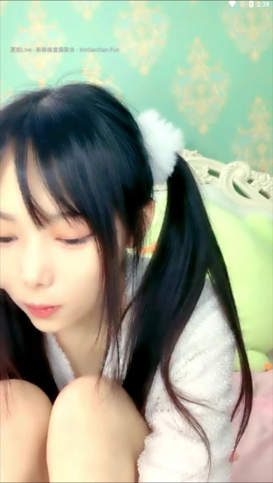 03年萌萌萝莉【酸辣鸡米花】身材比例不错，胸部粉嫩，B毛整齐，跳舞揉奶，不可多得的美人！