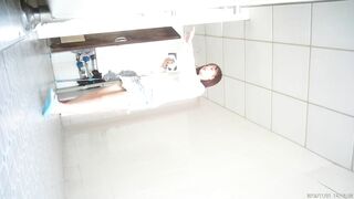 大神办公楼女厕偷拍多位美女小姐姐的极品美鲍鱼