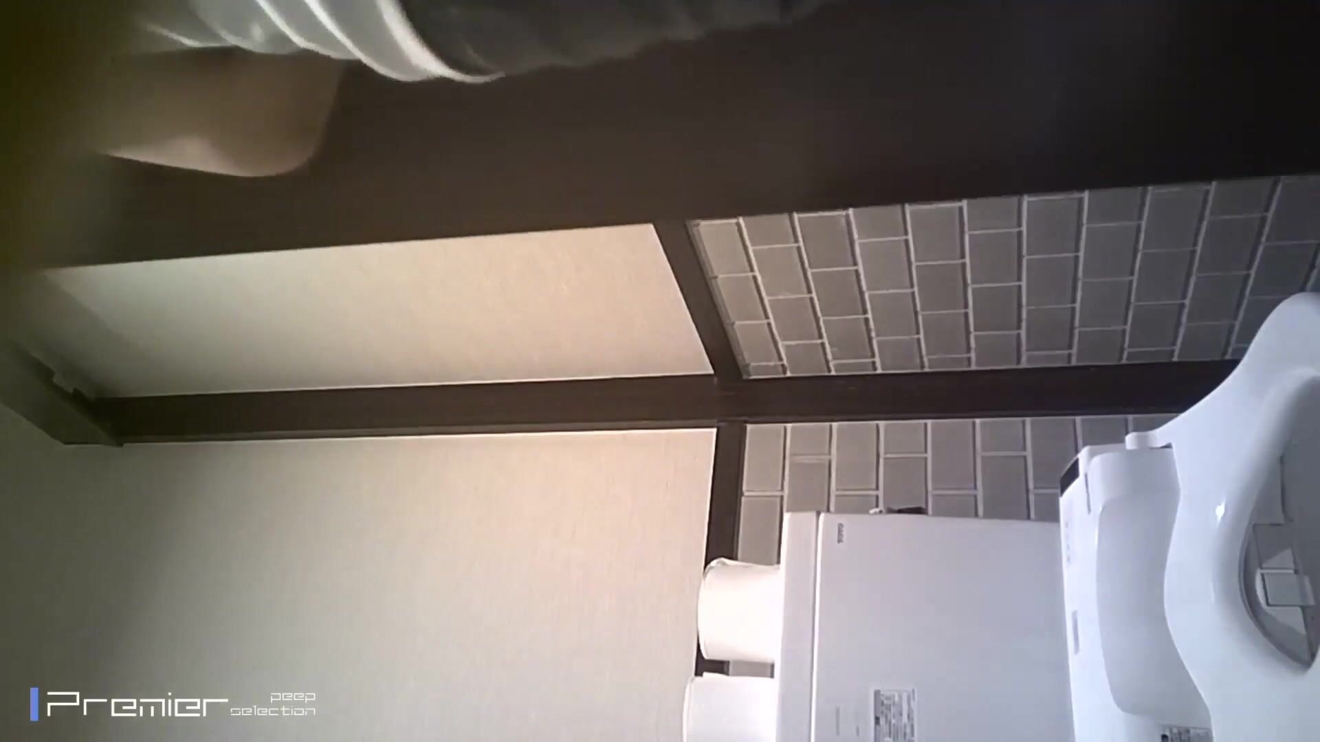 商场女厕全景偷拍几位漂亮的职场新人各种美鲍完美呈现