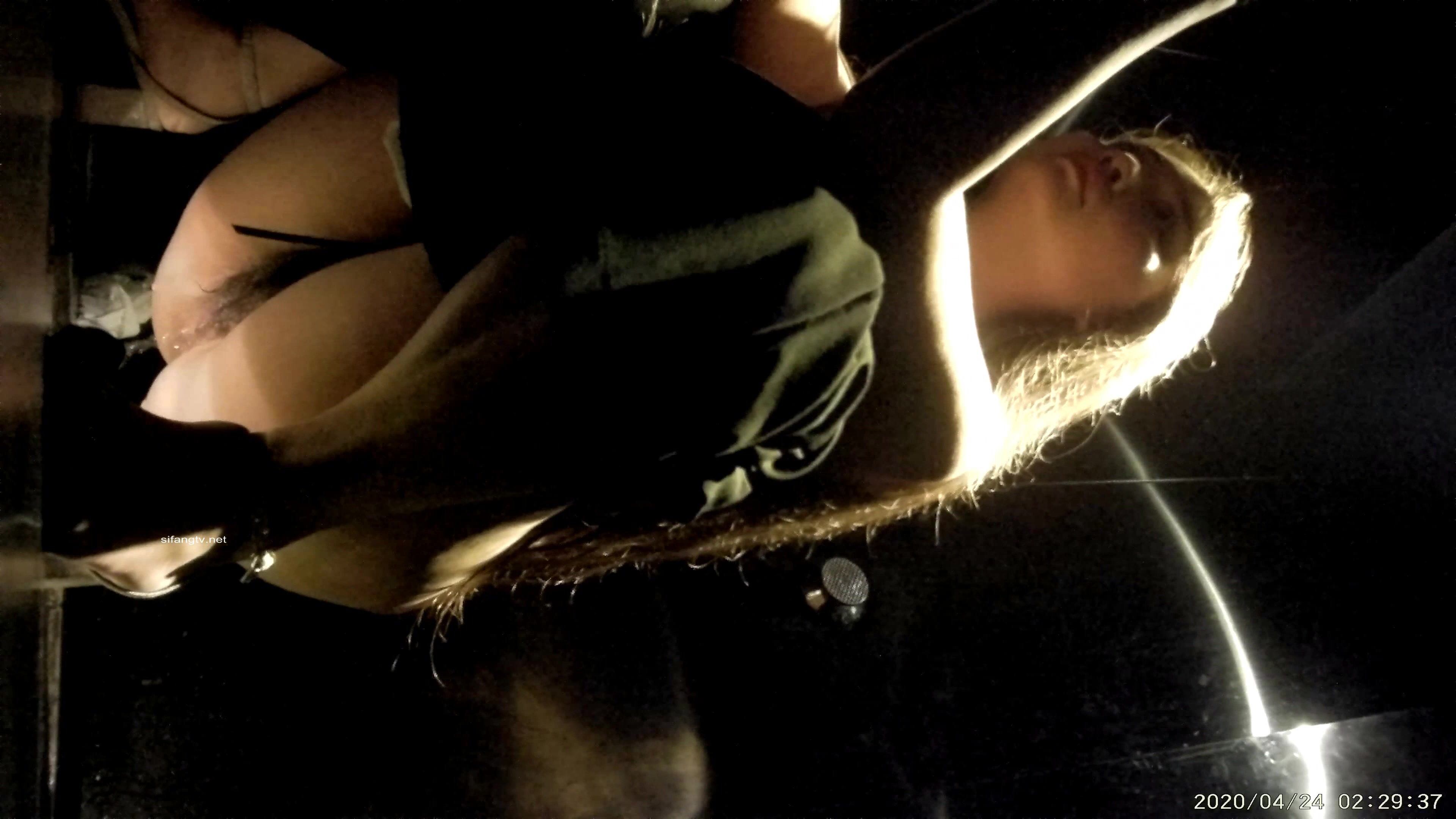 KTV女厕全景偷拍多位漂亮小姐姐嘘嘘 全部都是极品小嫩鲍