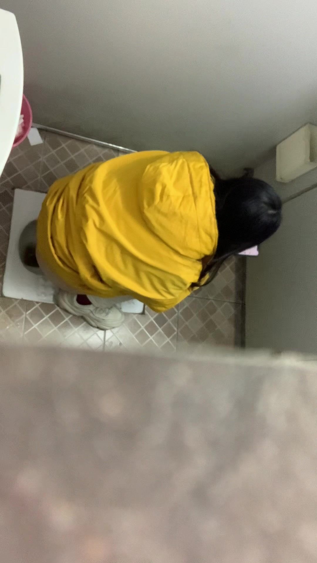 -大神潜入商场女厕偷拍多位极品少妇的各种美鲍鱼.