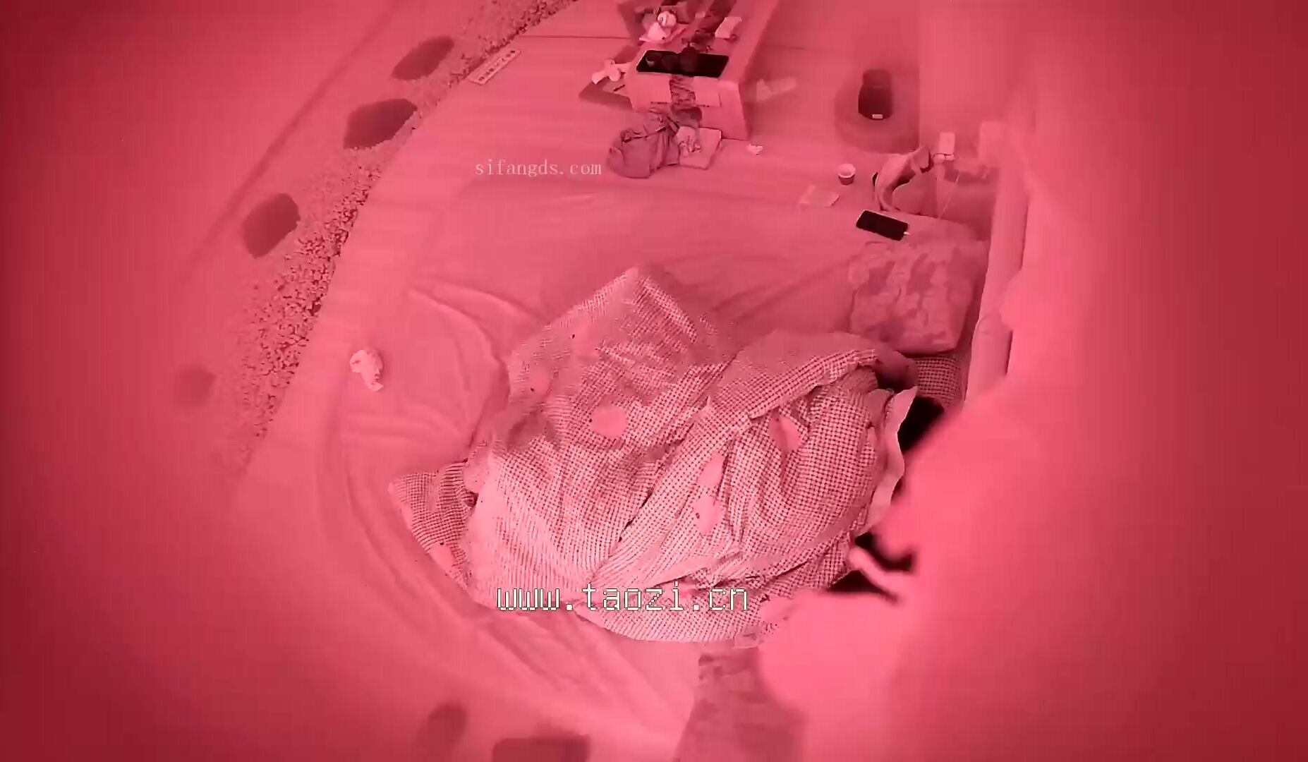 6-11流出酒店偷拍 大学生情侣开房极品校花爱上我男主长得略屌丝干的校花直喊“轻点