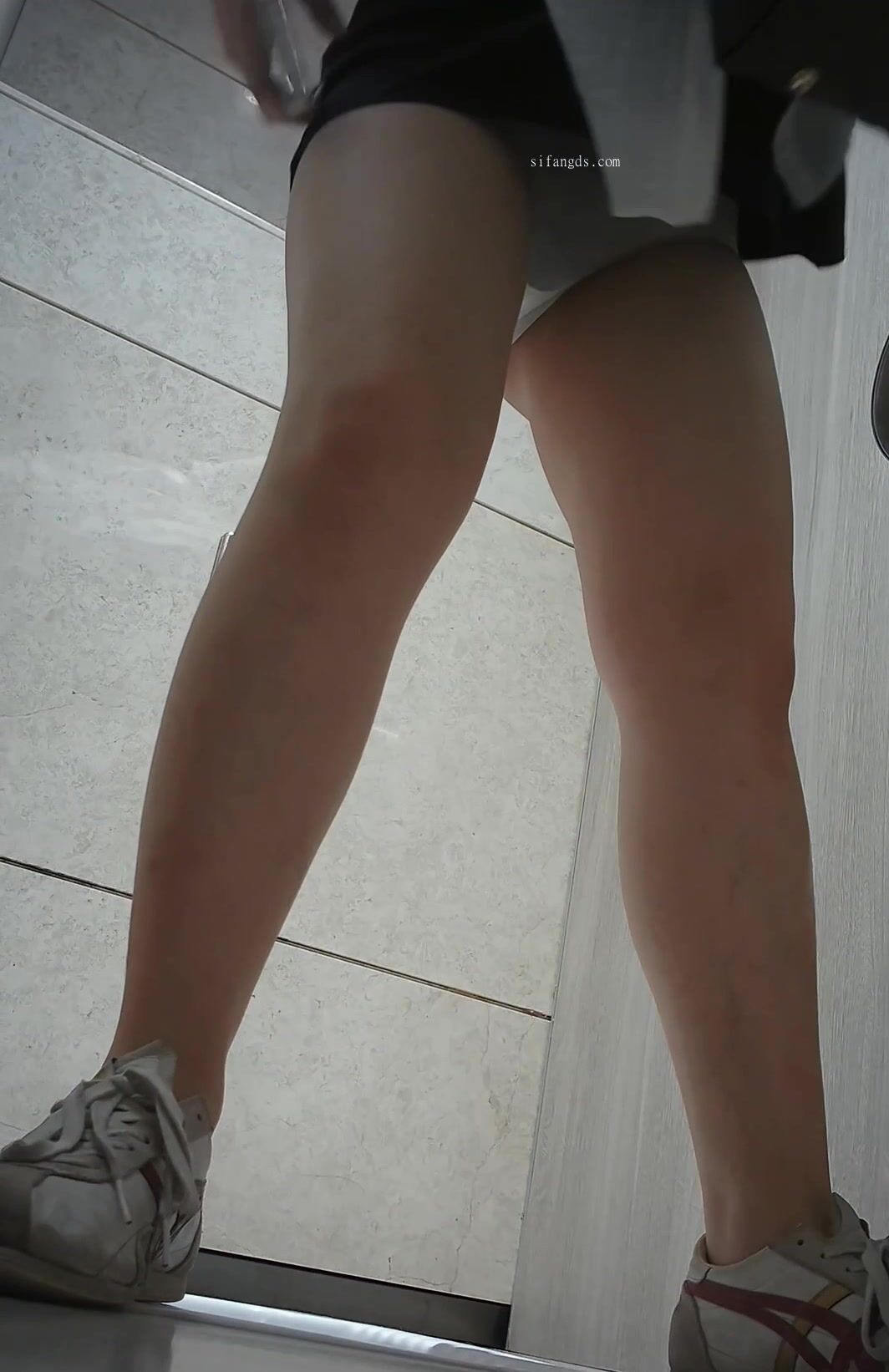 穿透明内裤的肥B鲍鱼小姐姐 这么性感勾引谁呢