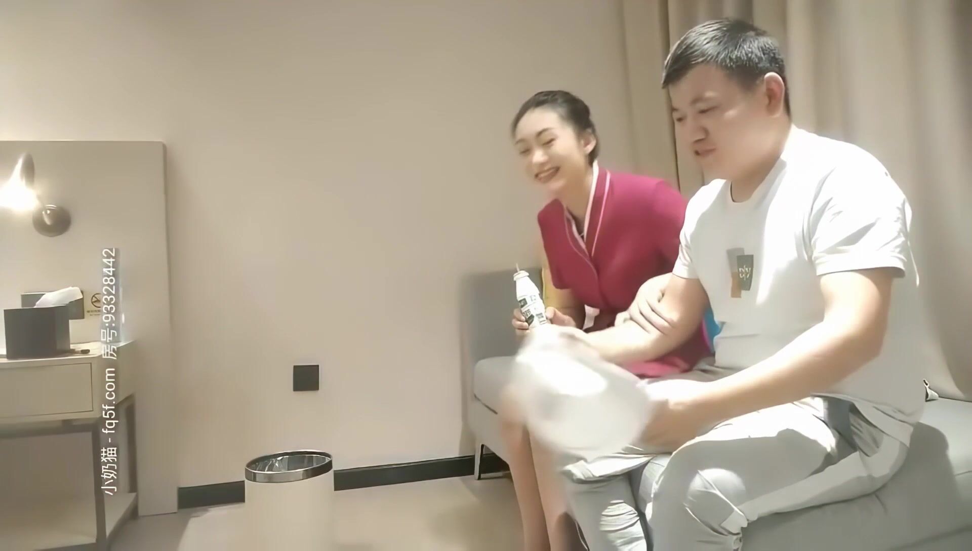 【AI加强】真实空姐，13分钟前都在谈论自己的工作，说什么3号位之类的。配合度很高