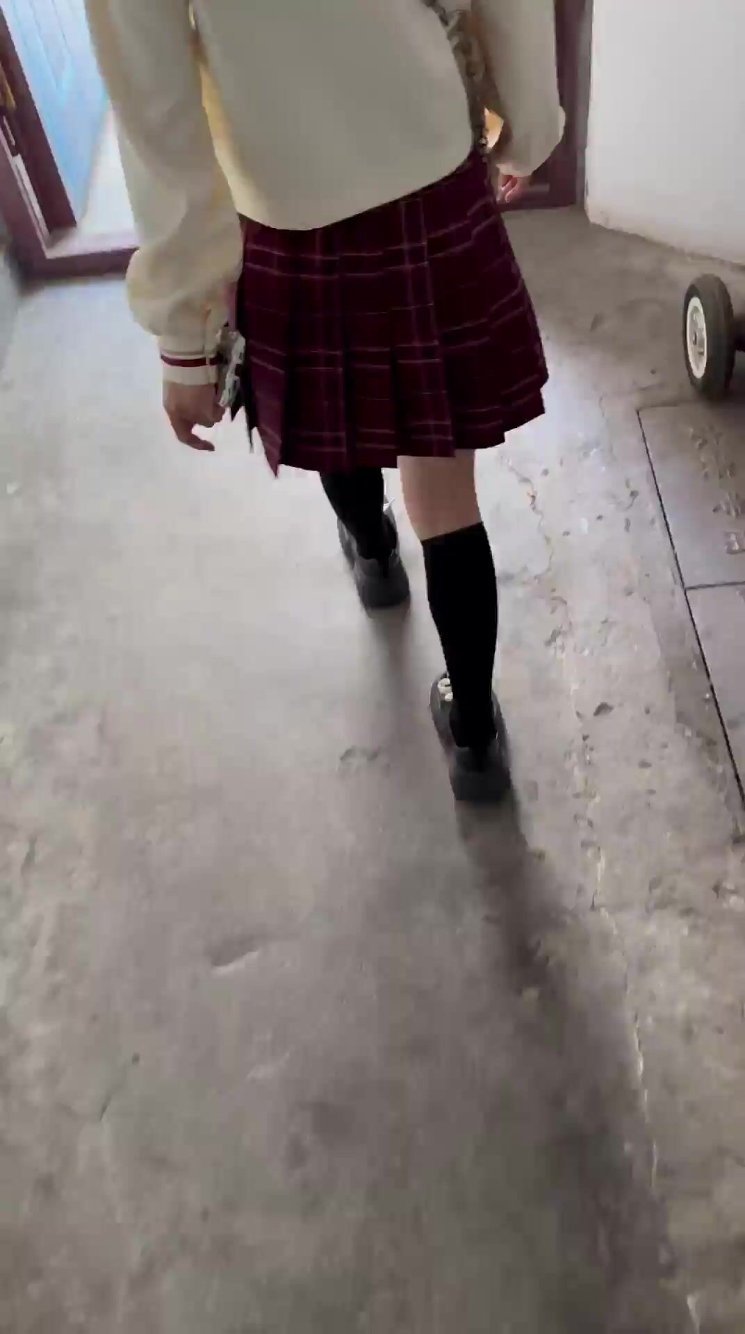 拼顺风车邂逅的一个JK眼镜小妹❤️先夸她的小熊背包很可爱,然后约她一起吃个饭,最后让我免费操