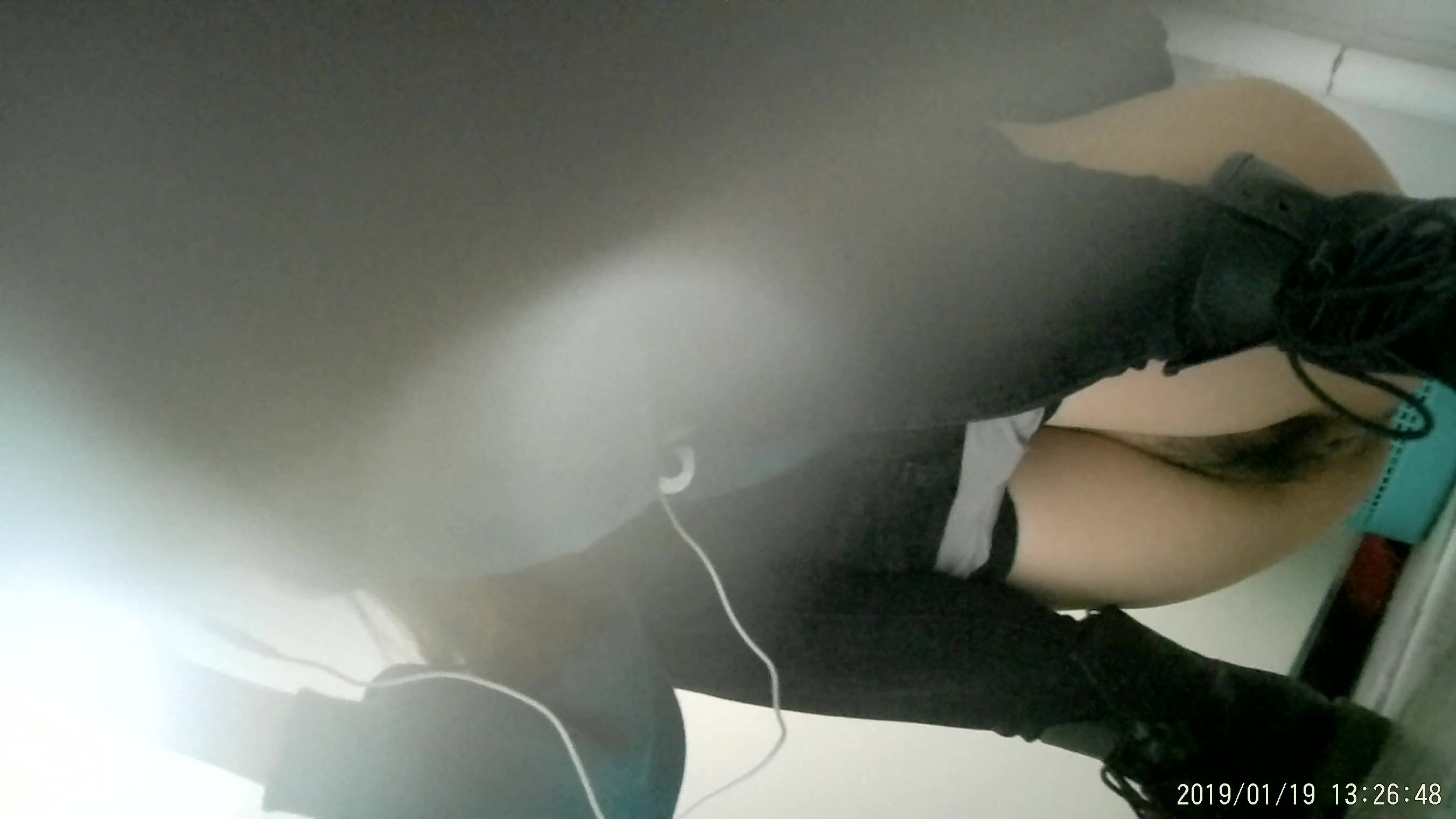 办公楼女厕全景偷拍多位美女职员各种姿势嘘嘘 还有几个保养的不错的小嫩鲍