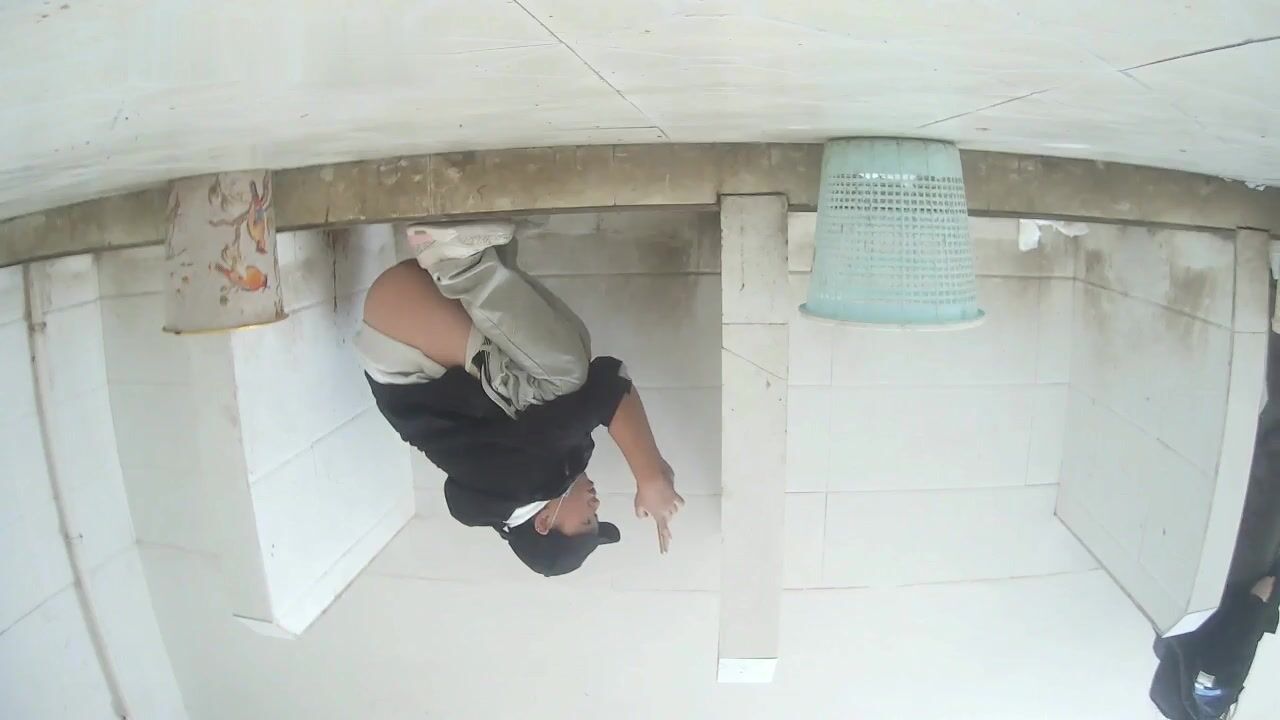 8月新流出 服务区全景厕拍1镜3位置临场感十足 光线完美