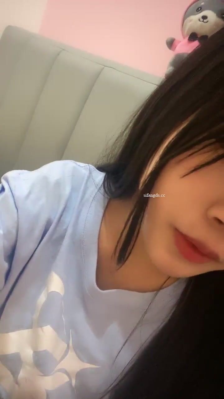 -【纯情美少女】G奶御姐~!巨乳翘臀~丝袜美腿~ 表情相当淫荡