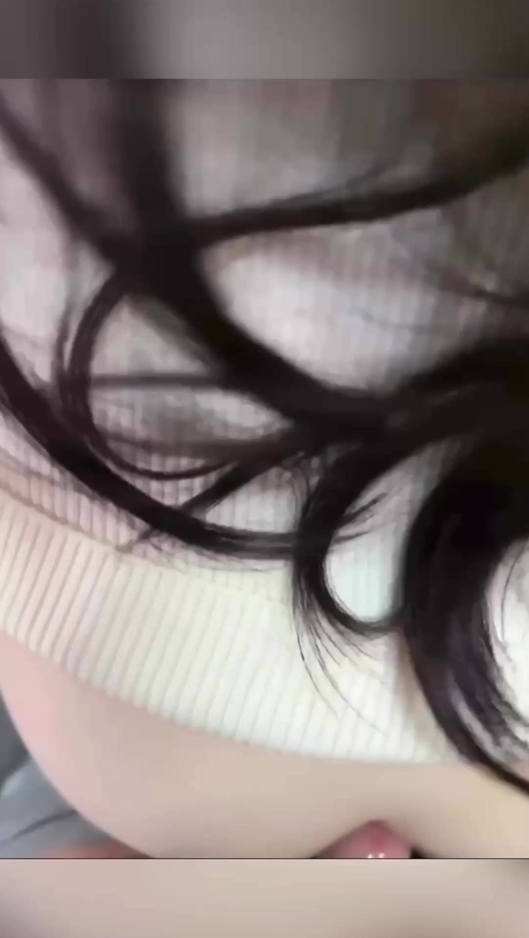 【姐弟乱伦】兽性大发把美臀姐姐按在厕所干，回到家再让调教好的姐姐穿上黑丝护士服直接内射