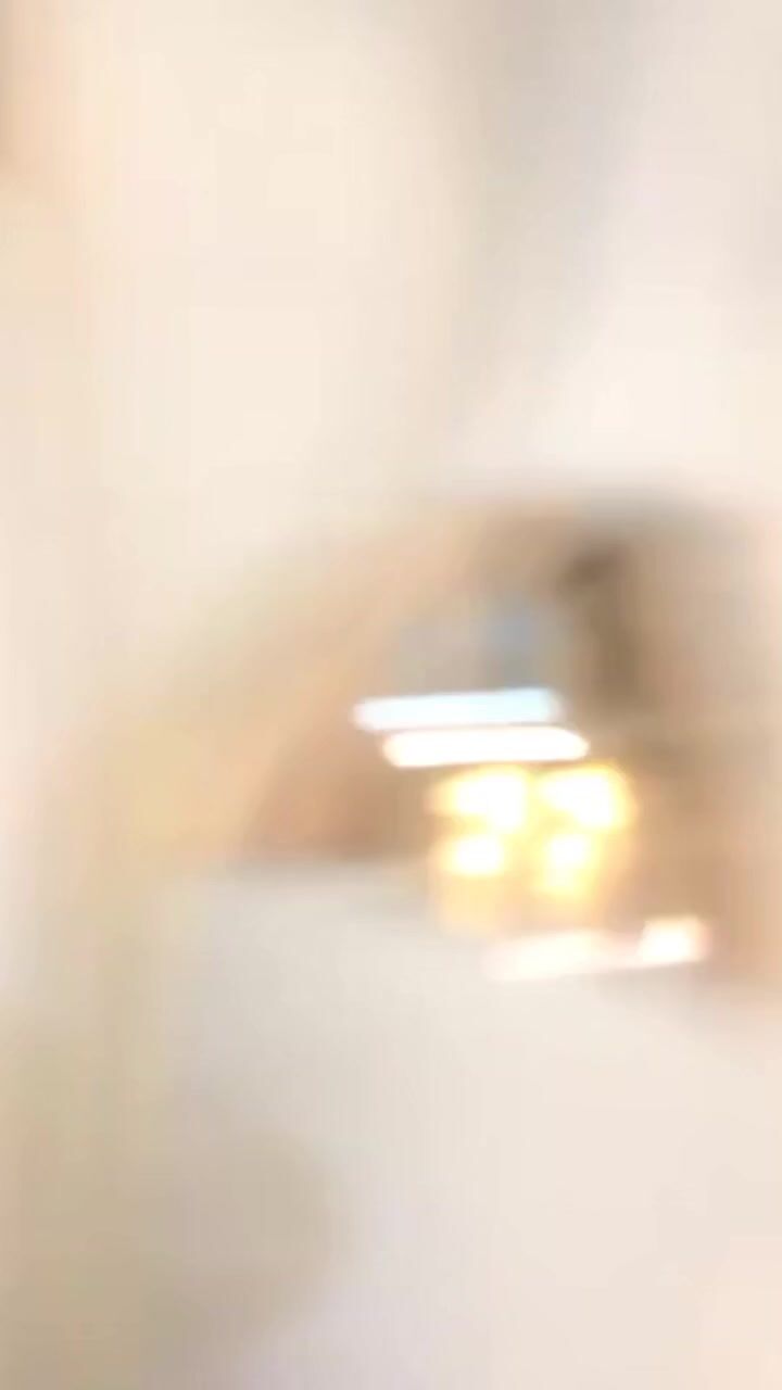 高颜值小姐姐 啊慢点 身材苗条大长腿 小娇乳小蜜穴 上位骑乘啪啪打桩 边操边振动棒刺激豆豆