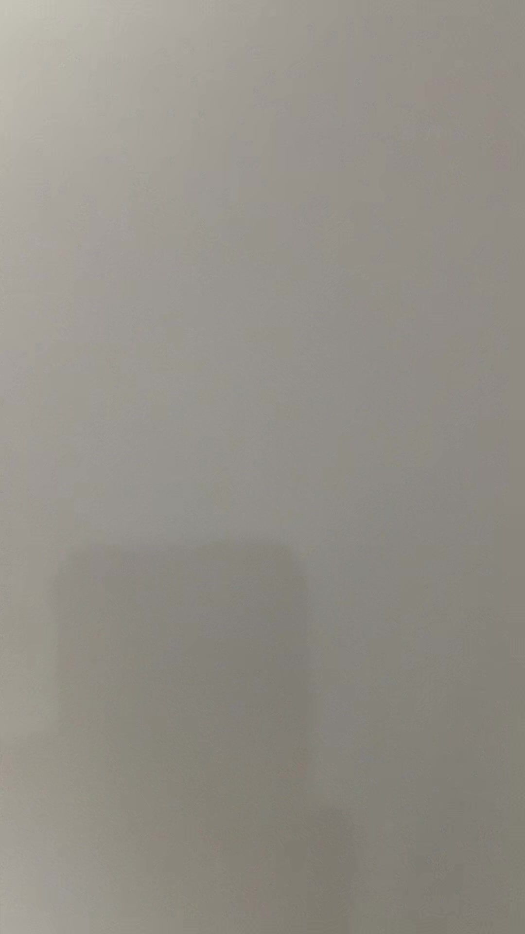 大叔潜入学校女厕偷拍多位粉嫩的学妹各种姿势嘘嘘