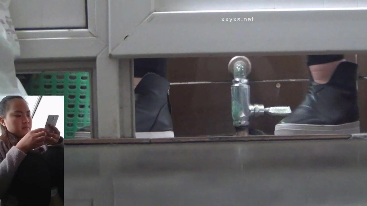 高校女厕全景偷拍多位漂亮学妹 各种粉嫩的美鲍鱼完美呈现