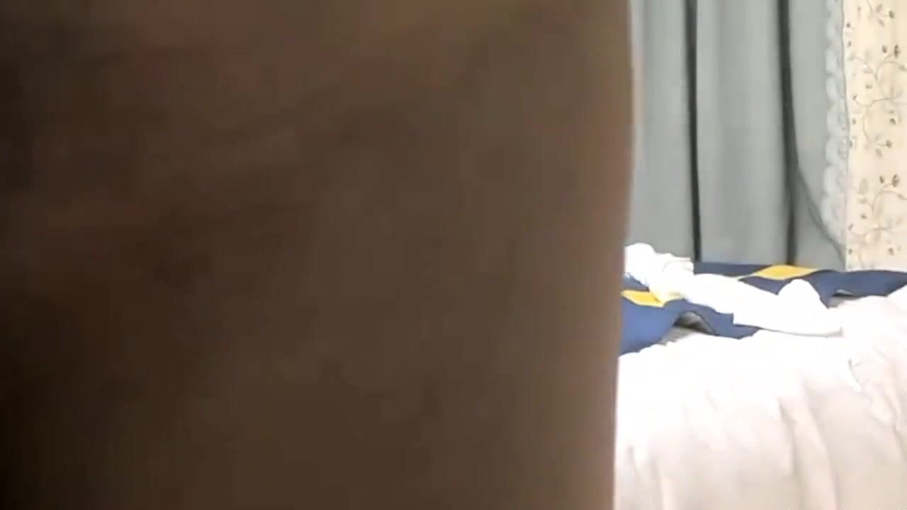 双飞嫩妹子 插我吧 你不是插她吗 快点感觉来了 人美逼遭罪 小伙盯着漂亮美眉操 闺蜜只能在边上看着自己抠逼