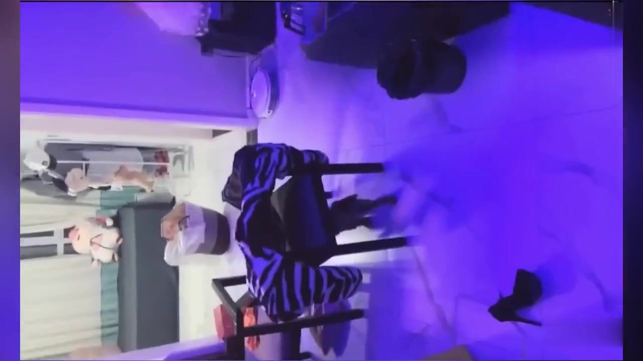 极品颜值女神】清纯蛇精脸少女首次露脸约啪操逼喷水，叫声超骚