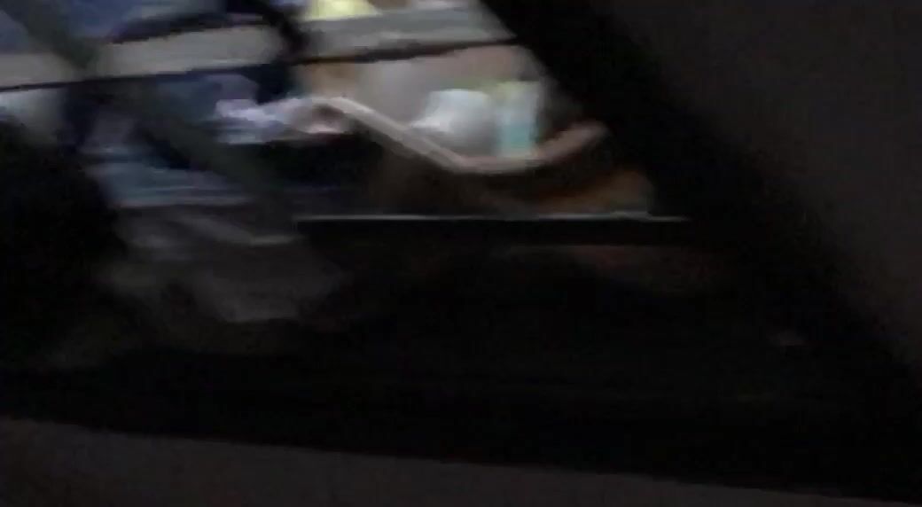 高考前夕偷拍的邻居家女儿一边洗澡一边还在听英语听力训练题