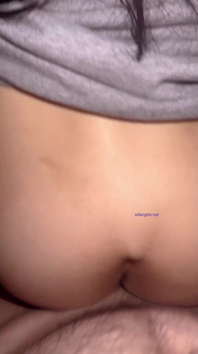 极品身材露出女王，胆子很大，户外露出道具自慰，油亮丝袜勾引啪啪  确实麝牛，玩的就是紧张刺激