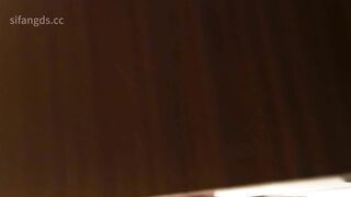 大神潜入商场女厕近距离贴B拍 几位美女的肥美大鲍鱼