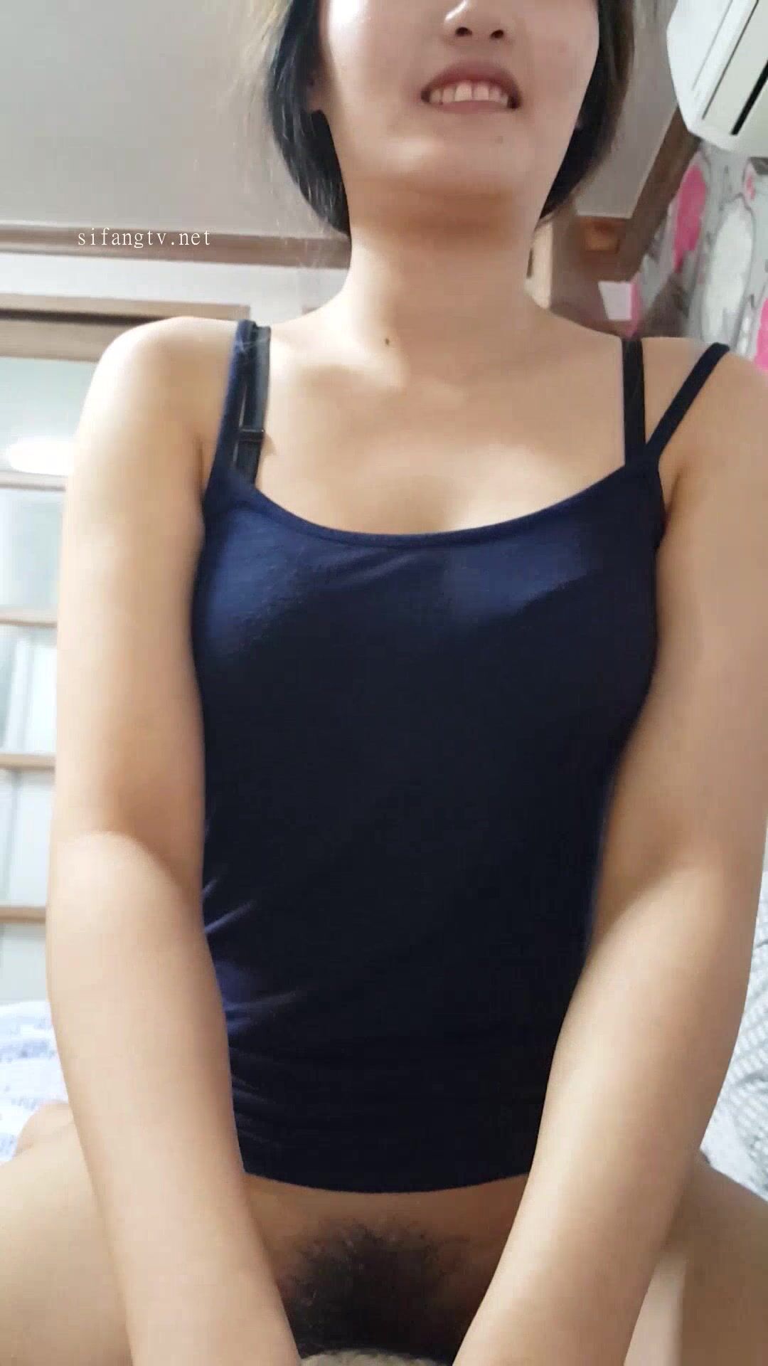 《云盘泄密》已婚人妻和小白脸偷情 遭有心人曝光