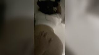 -美乳翘臀反差尤物，逆天身材小姐姐半脱衣服被压在身下交合，抓着头发疯狂打桩，女神的形象如此反差