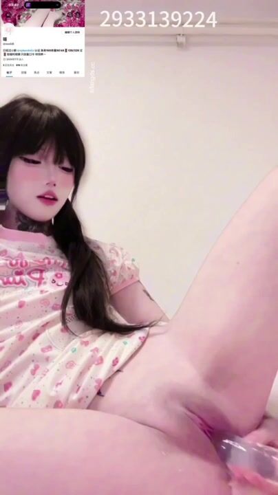 露脸才是王道，天使面孔魔鬼身材，蜂腰翘臀巨乳反差尤物，九头身高挑超模般的身材被金主爸爸操的奶子直晃