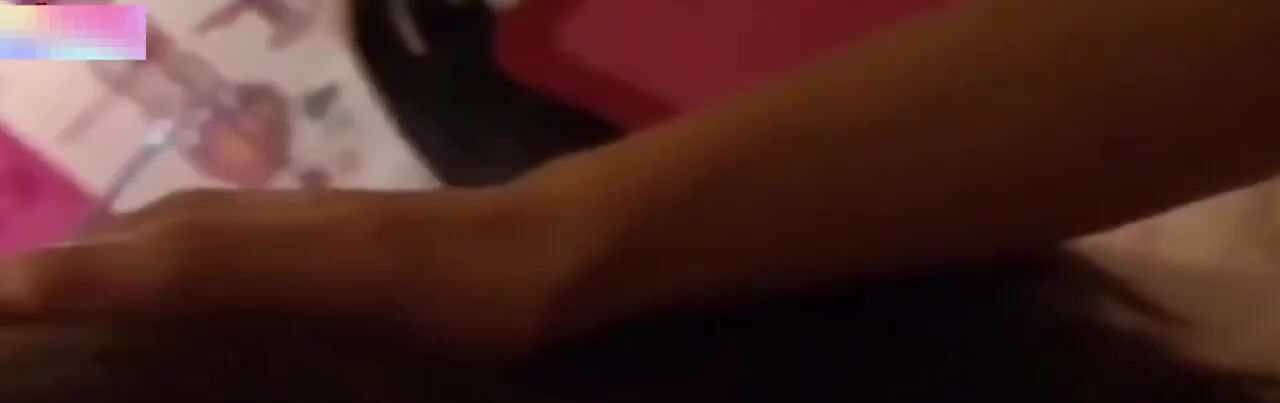 快手泄密】刚新婚的小少妇跟单男偷情给老公戴绿帽，打着电话操逼，对白清晰刺激