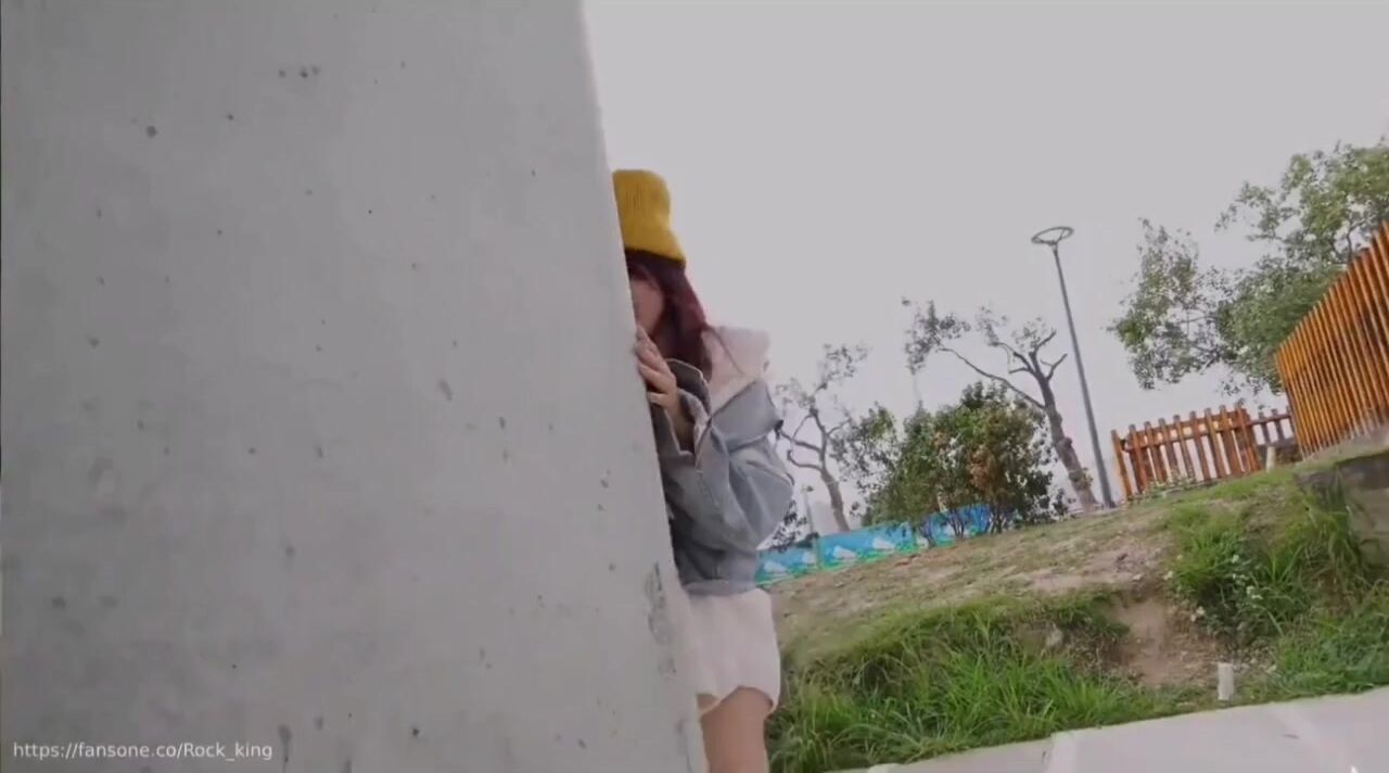 【Fansone】 综艺女神「费爵娜」首次晋升肛塞女王，外挂牛铃当当当，凭铃声你能算出爵娜高潮次数吗