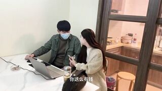 -小哥冒充富二代诱奸美女家教 唇枪舌战只为了金钱甘愿沦为金主爸爸的肉便器.