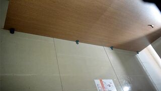 -一月最新流出 魔手外购精品厕拍新场景《丝控系列》笑容甜美的球鞋肉丝美女