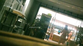 内部员工偷拍 多位美女少妇洗澡换衣服