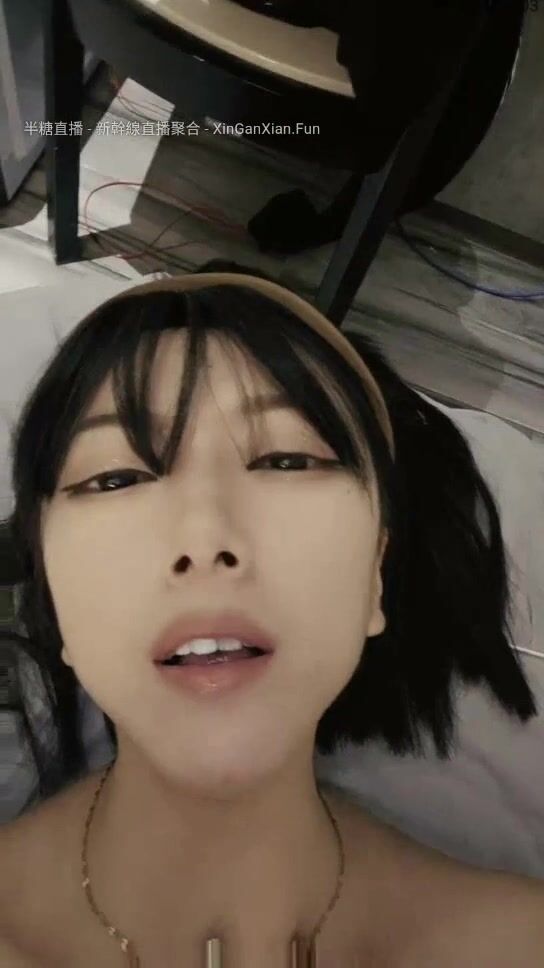 性感靓丽最美短发女神回来了！人气主播【汝汝汝】女神被小钢炮猛插肆意蹂躏(2)