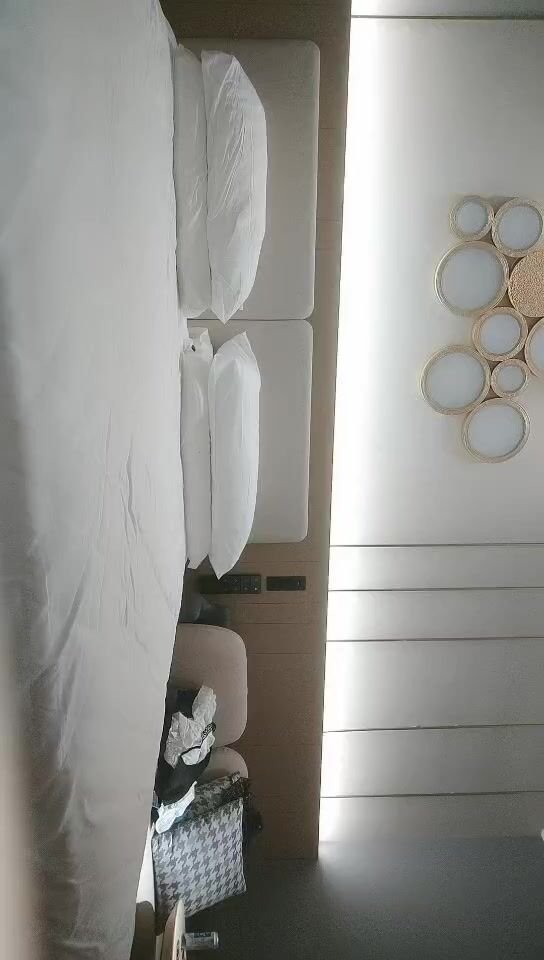 2021-10-22 战神小利打桩机眼镜哥探花，牛仔外套巨乳外围女 ，翘起屁股掰开看，骑乘猛坐侧入 ，晃动大奶子