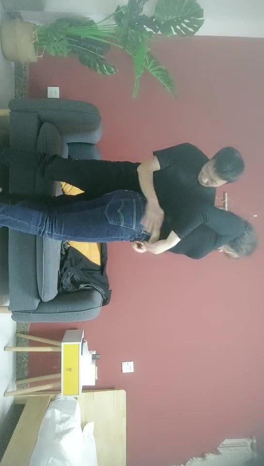 2021-10-23 乡村丶寻花网约牛仔裤风骚外围女，扒下裤子揉捏奶子，掰穴舔逼扶着沙发后入，大屁股骑乘抽插上下猛坐