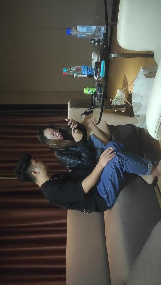 2021-10-24专找老阿姨玩加钱哥酒店约炮很有文化范的眼镜少妇姐姐穿上渔网袜非常给力