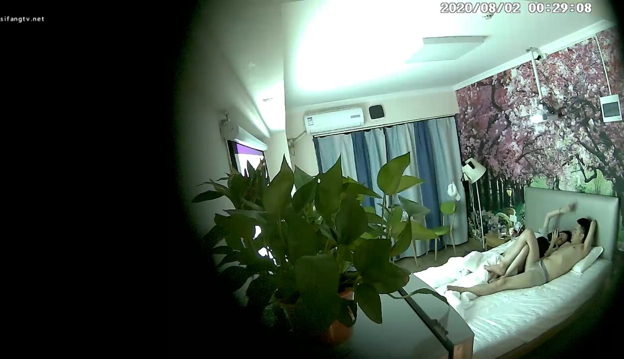 2262 真实酒店偷拍，高质量情侣开房做爱整天腻在一起，拍到女的正脸 很正点3