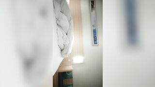 2021.11.4，【十三探花】，新晋探花劲爆首场，冲击外围圈，极品小姐姐，一对美乳惹人爱，肤白貌美，汗流浃背狂插不止