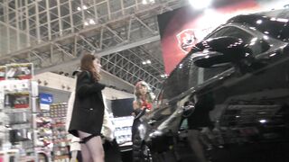 偷拍25 车展惊现透内车模 阴毛清晰可见 摄像狂拍裙底