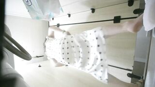 -大专女厕全景偷拍 多位漂亮学妹的各种美鲍鱼.