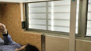 影城女厕跟踪偷拍 长发美女的多毛小嫩鲍鱼.